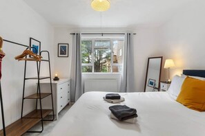 1 غرفة نوم ومكواة/لوح كي وواي فاي وملاءات أسرّة