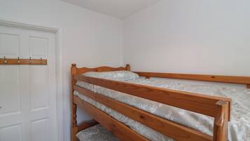 2 habitaciones, decoración personalizada y muebles diferentes