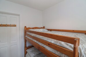 2 室のベッドルーム、客室ごとに異なる装飾、客室ごとに異なるインテリア、WiFi (無料)