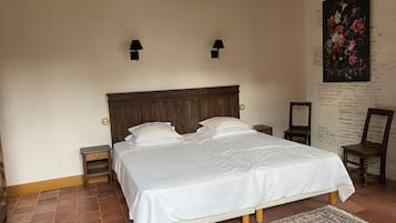 1 chambre, fer et planche à repasser, accès Internet, draps fournis