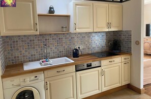 Private kitchen - Nature immersion just 3 minutes from Tours (Mettray)