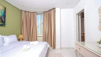 1 habitación, tabla de planchar con plancha, wifi gratis y ropa de cama