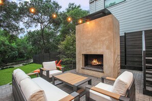 Terrace/patio - Full Duplex ATX Modern Creekside Retreat + Hot Tub (Austin)
