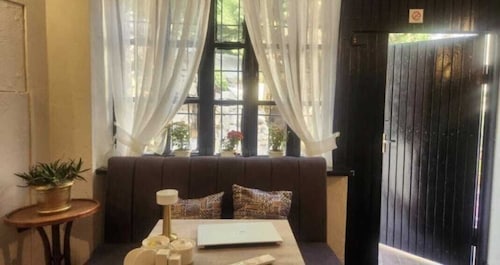 Chambers Old City Hotel