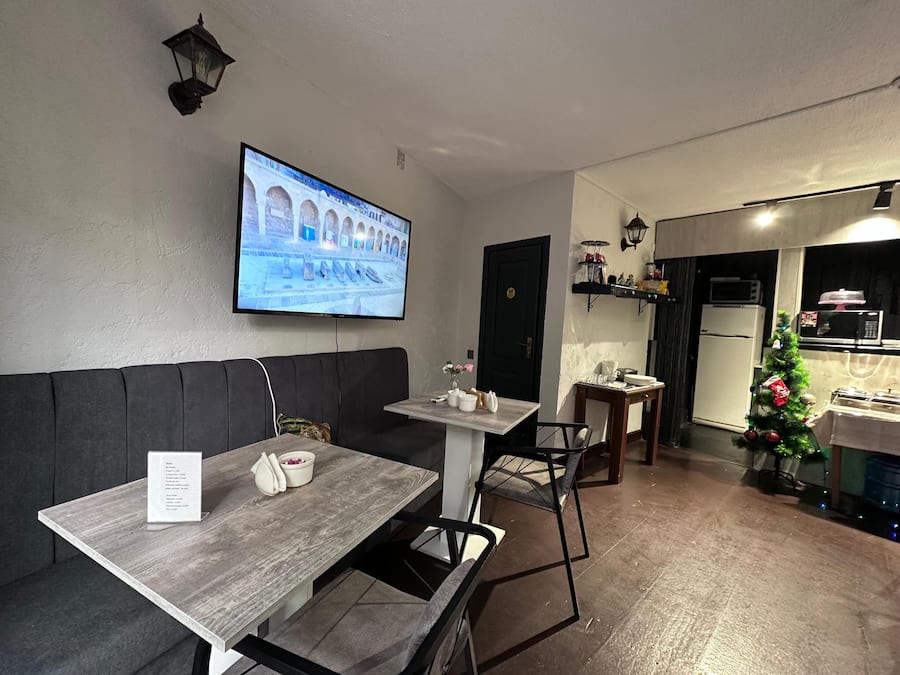 Bao gồm bữa sáng buffet hàng ngày