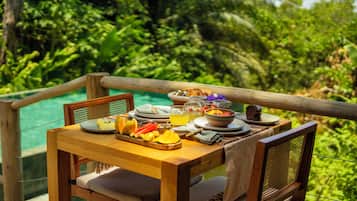 Desayuno de cocina local incluido todos los días