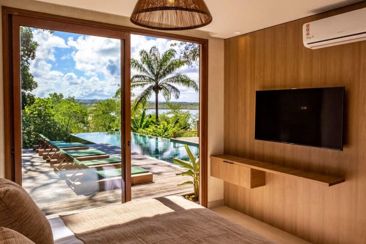 In-room safe, blackout curtains, free WiFi