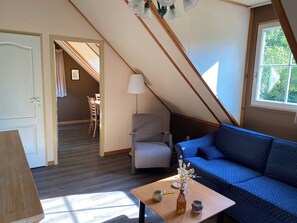 Smart TV, ping pong, stereo