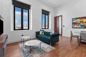 TV, offices - Icon Bolero Suite | In the heart of historic Ponce (Ponce)