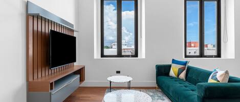 テレビ、書斎 / ワークスペース