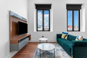 TV, offices - Icon Bolero Suite | In the heart of historic Ponce (Ponce)