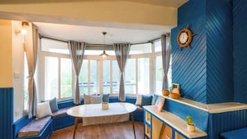 Deluxe studio, balkon, uitzicht op bergen | Gratis wifi