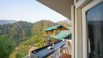 Deluxe Studio, Balcony, Mountain View | Mountain view