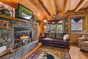 TV, fireplace - Moose Lodge: Honeymoon, Hot Tub, Wifi, Games, Wooded View (Sevierville)