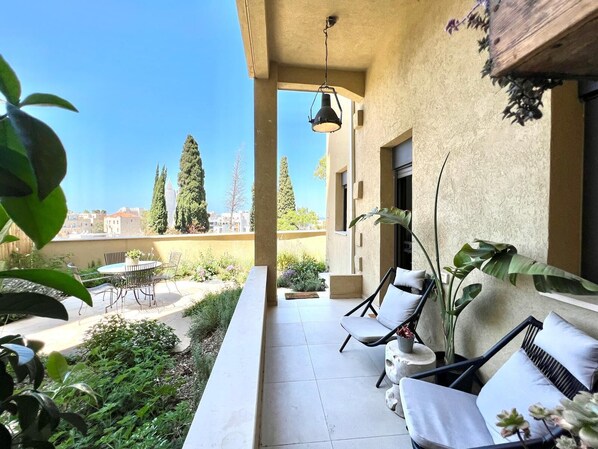Apartment, Garden View | Balcony - Stylish Patio Duplex by Sea N' Rent (Haifa)