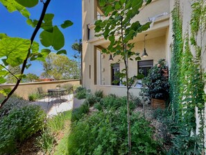 Exterior - Stylish Patio Duplex by Sea N' Rent (Haifa)