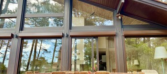 Spacious family home a stone's throw from the ocean