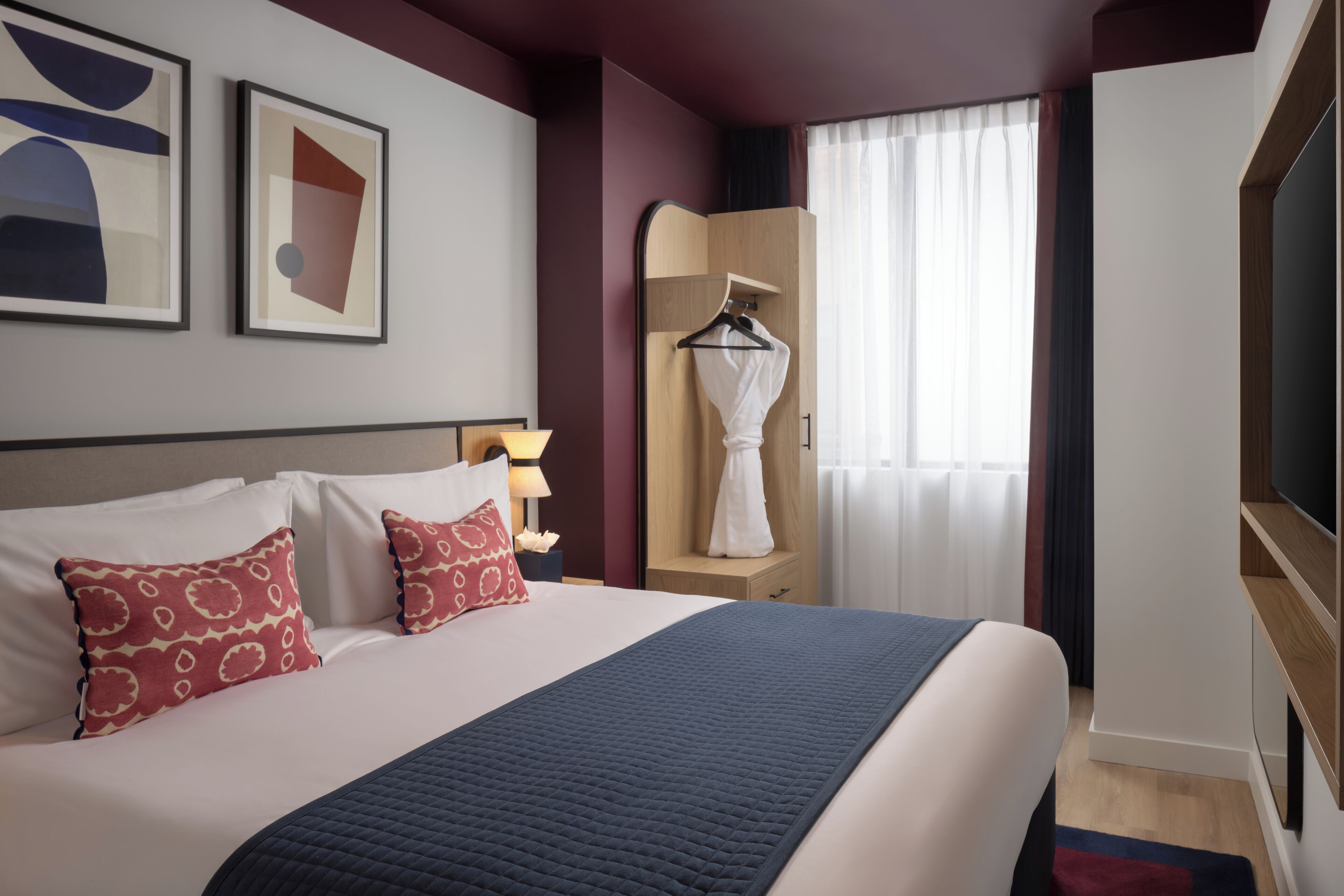 In-room safe, desk, laptop workspace, iron/ironing board