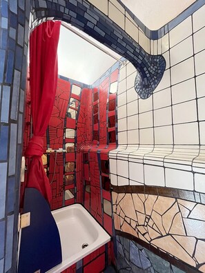 Shared bathroom - Homeplanet Hostel (Leipzig)