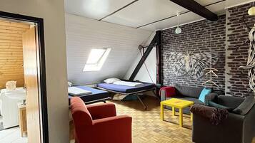 Maisonette-Wohnung 8 Personen | Individuell dekoriert, individuell eingerichtet, kostenlose Babybetten