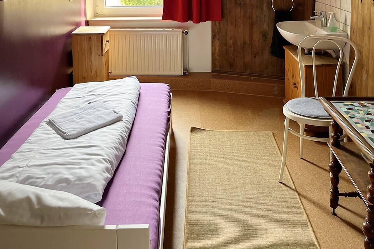 Free cots/infant beds, free WiFi, individually decorated