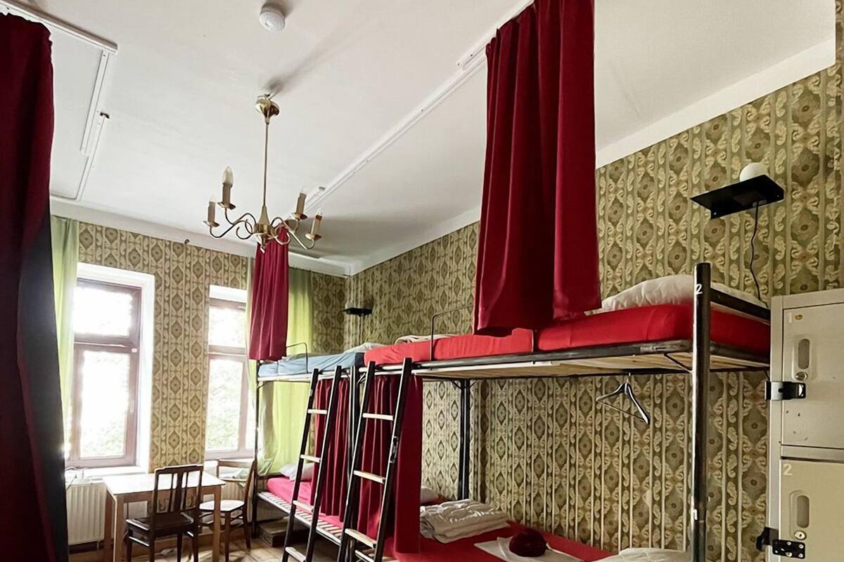 Free cots/infant beds, free WiFi, individually decorated