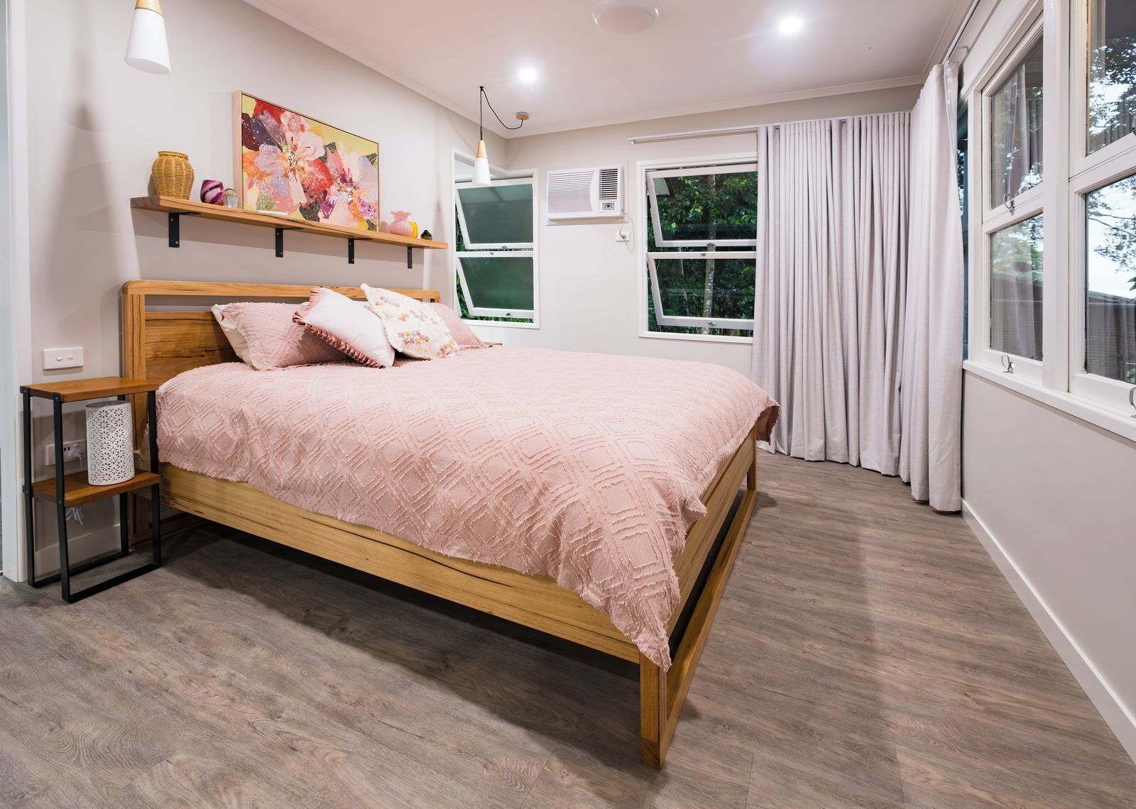 1 bedroom, iron/ironing board, travel cot, free WiFi