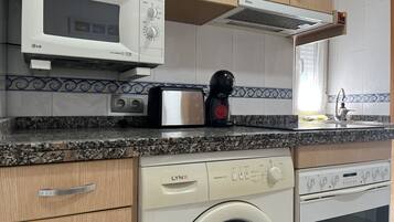 Fridge, microwave, oven, coffee/tea maker