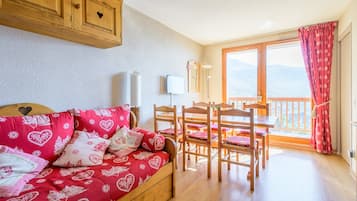 Tv, dvd-spelare och en stereo