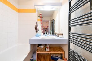 Douche, sèche-cheveux