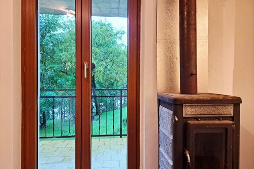 Between Nature and Tradition (Eco della Valle 1)