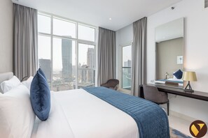 Apartamento de lujo, balcón, vistas al canal | Tabla de planchar con plancha y wifi gratis
