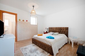 1 camera, Wi-Fi, lenzuola