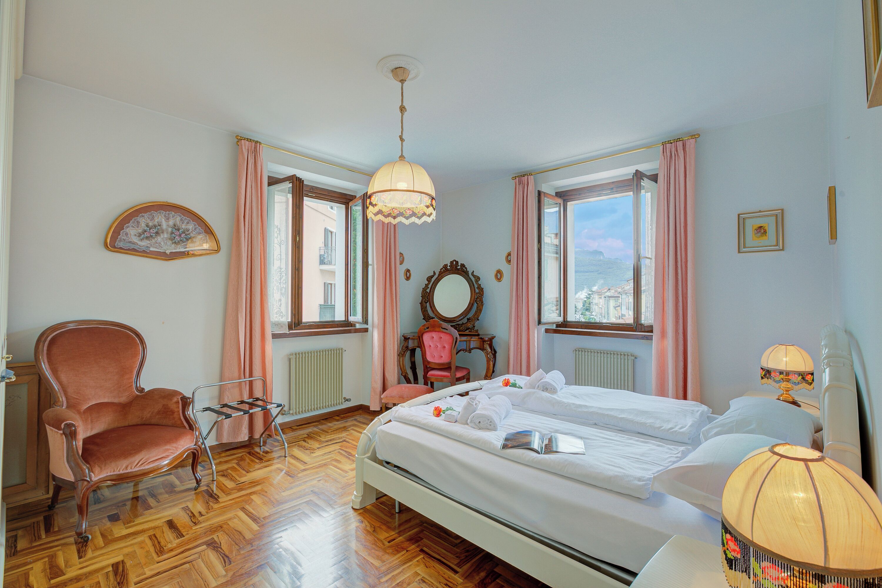 3 habitaciones, wifi gratis y ropa de cama 