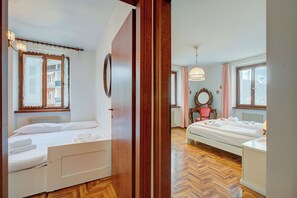 3 chambres, accès au Wi-Fi (inclus), literie fournie