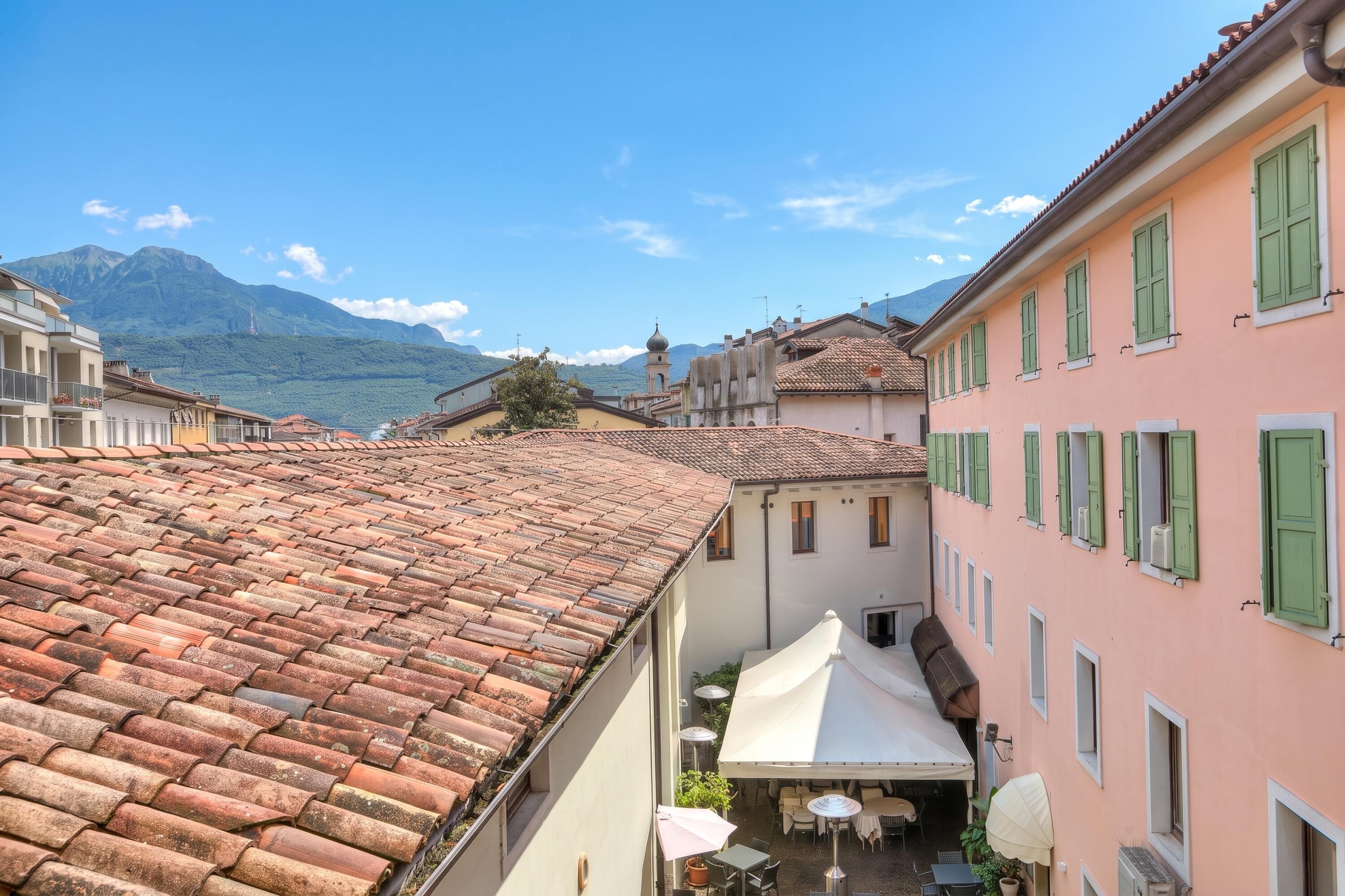 家庭公寓, 3 间卧室, 双浴室 (Lake Garda Home - 3BR with Balcony) | 室外用餐