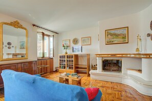 Family Apartment, Multiple Bedrooms, 2 Bathrooms (Lake Garda Home) | Interior