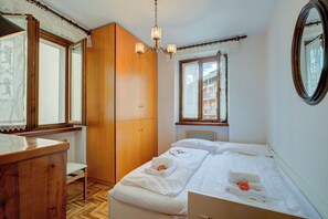 3 عدّة غرف نوم وواي فاي مجانًا وملاءات أسرّة