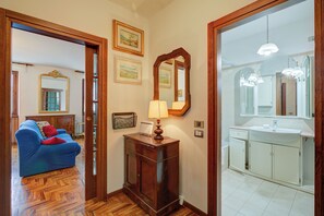 Family Apartment, Multiple Bedrooms, 2 Bathrooms (Lake Garda Home) | Bathroom