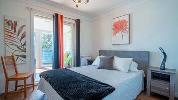 5 slaapkamers, een strijkplank/strijkijzer, wifi, beddengoed