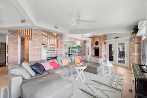 TV - 151 Bounty LN - Daytona Beach Oceanfront Vacations, Inc (Ponce Inlet)