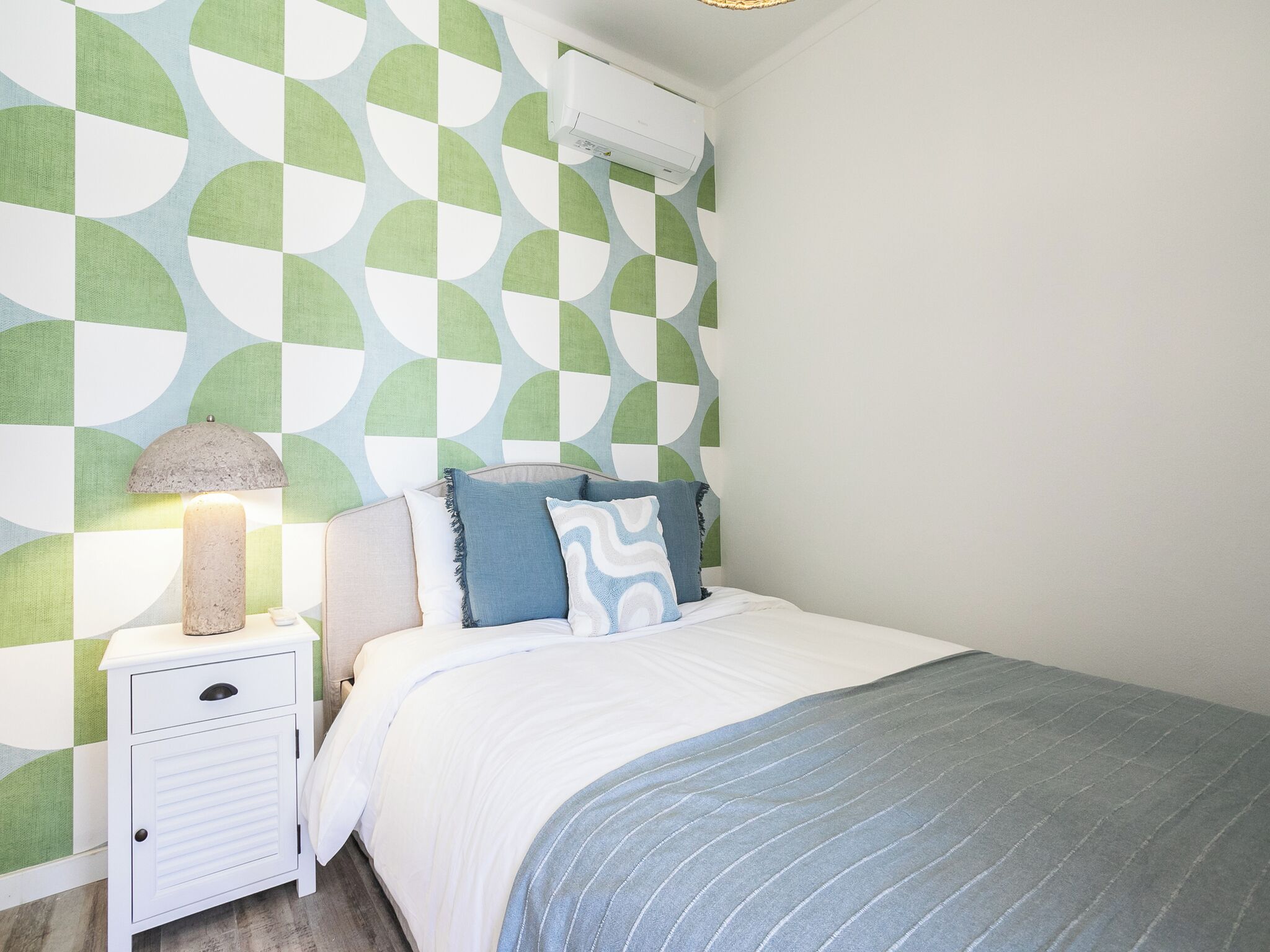Double Room, Multiple Beds | WiFi (free), bed sheets