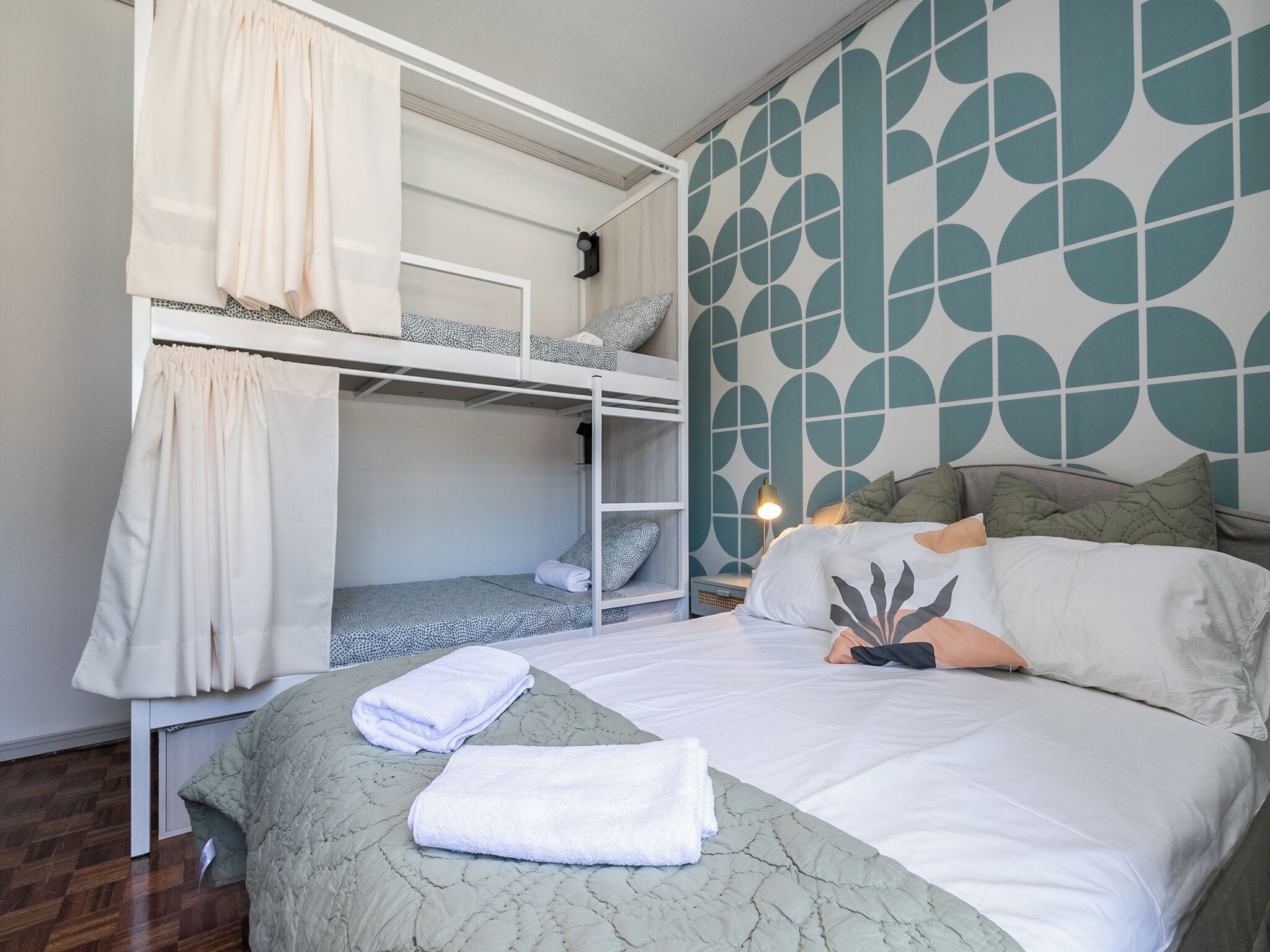 Free WiFi, bed sheets