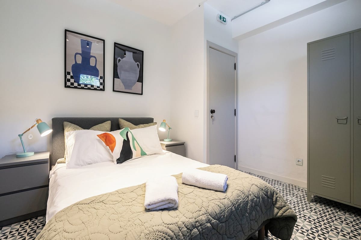 Basic Double Room | Free WiFi, bed sheets