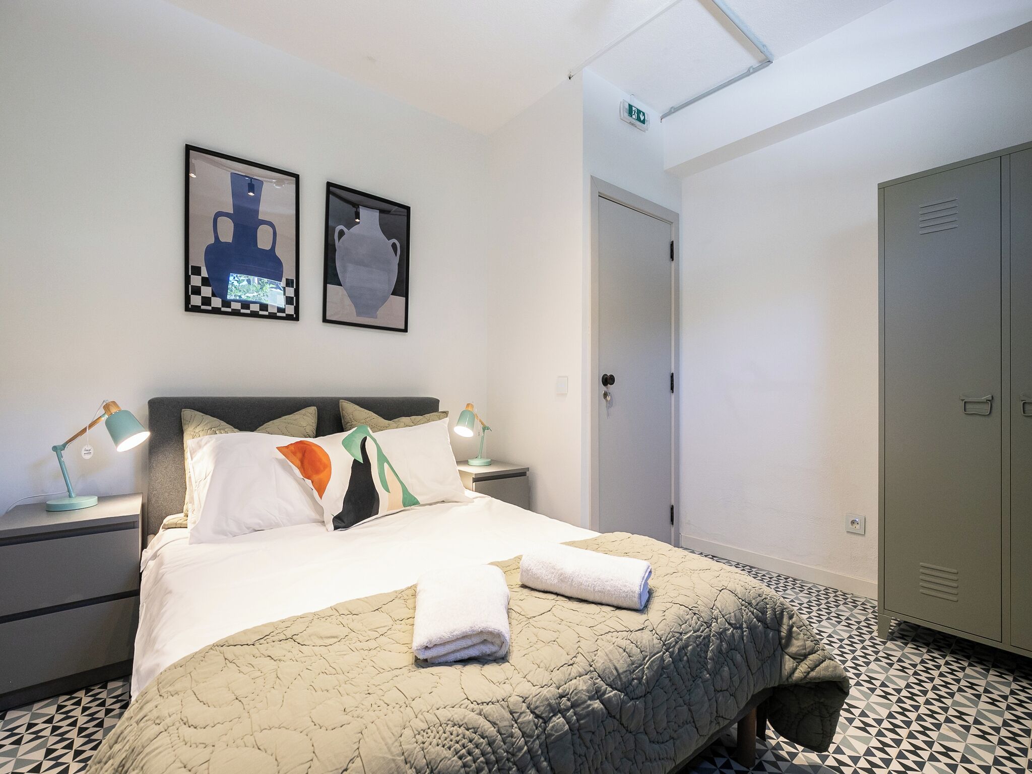 WiFi (free), bed sheets