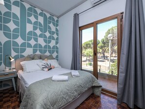 Habitación cuádruple básica | Wifi gratis y ropa de cama 