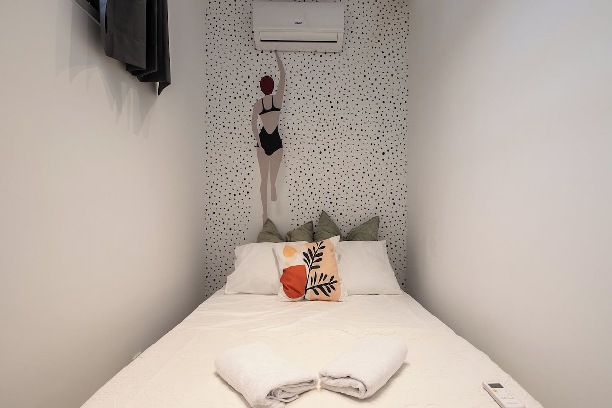Basic Double Room | Free WiFi, bed sheets