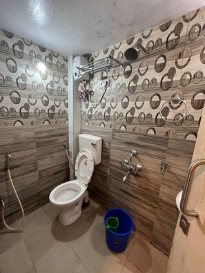 Classic Twin Room | Bathroom