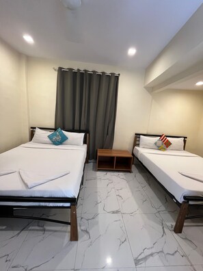 Classic Double or Twin Room - Red House Hostels (Mumbai)