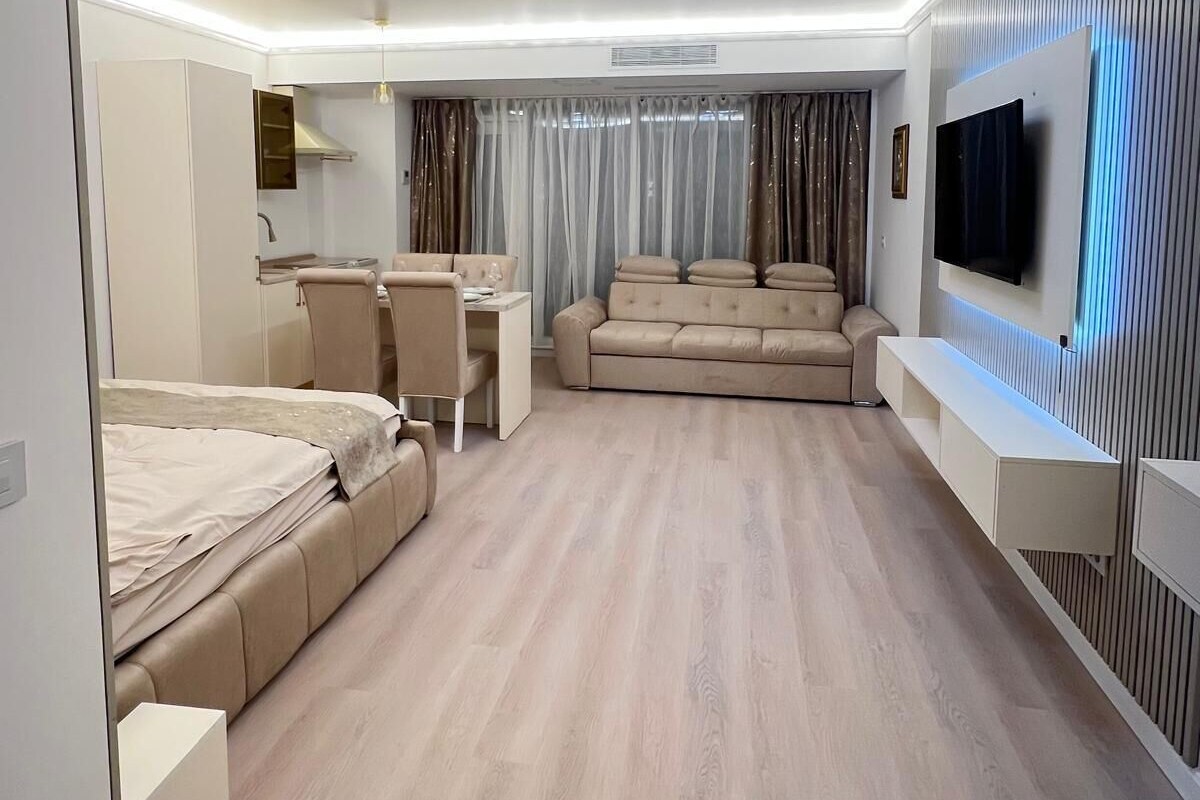 Deluxe Studio, Partial Sea View | WiFi (free), individually decorated, individually furnished